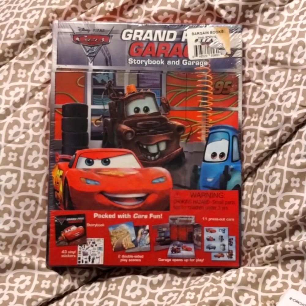 2011 Pixar Grand Prix Garage Storybook and Garage Set